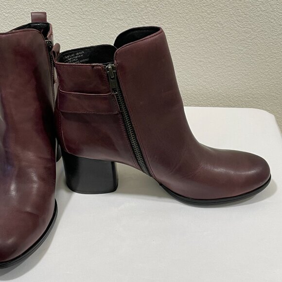 (NEW) BORN "Gillian" Stack Heel Side Zip Ankle Boot, Wine - 10 Medium - Picture 5 of 11